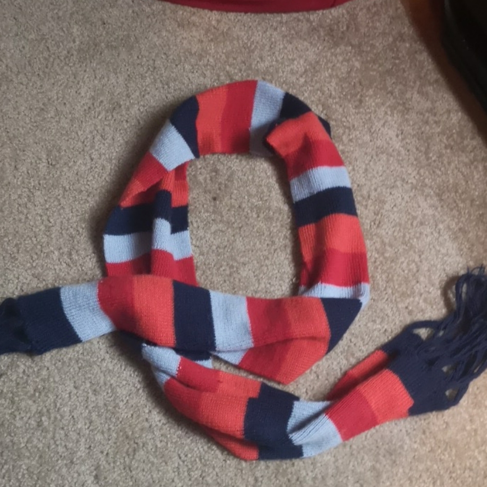 Scarf - Picture 2 of 4